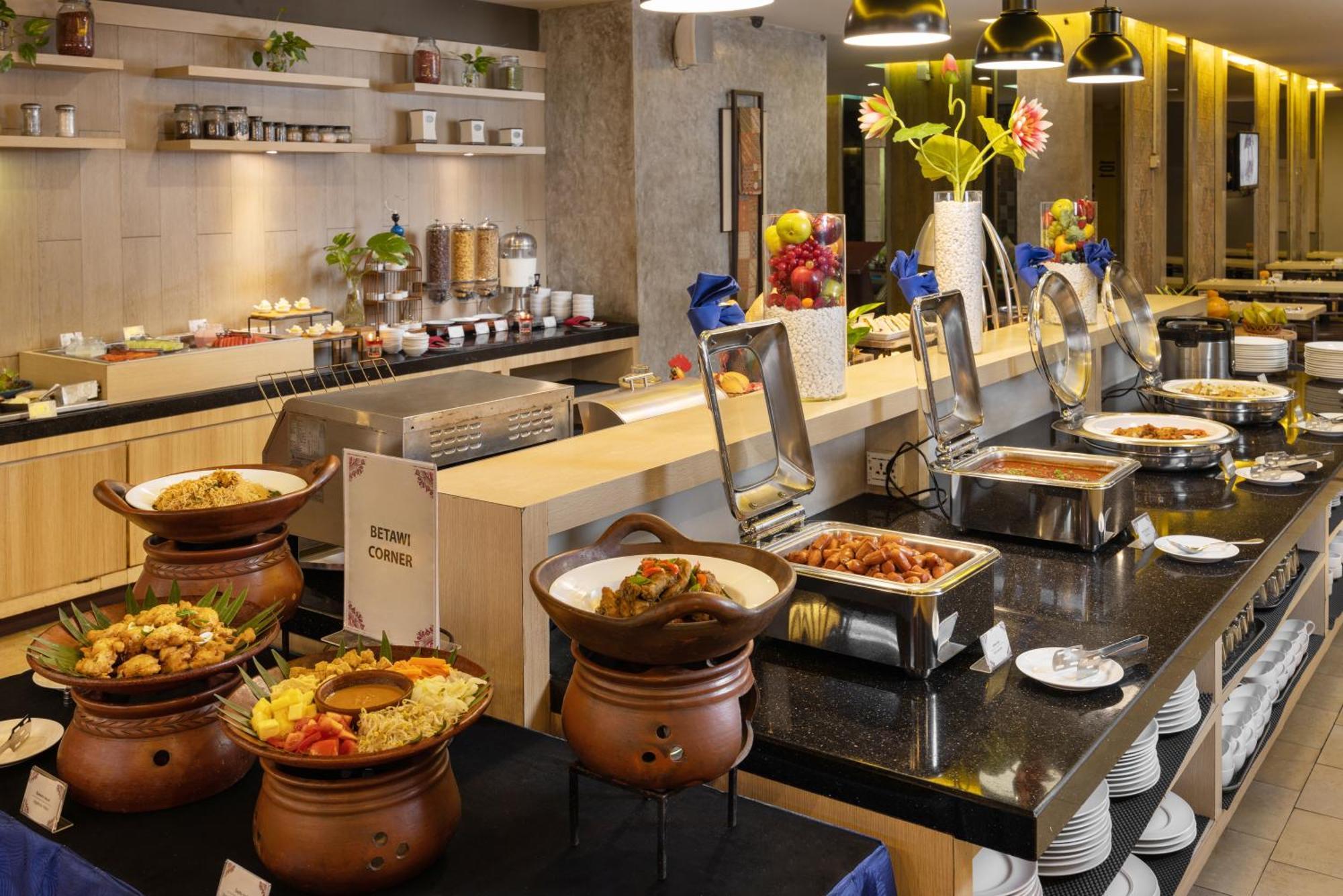 Sevn Legian Hotel Екстериор снимка