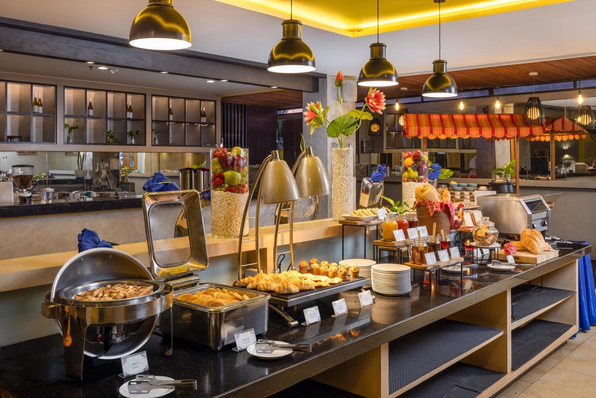Sevn Legian Hotel Екстериор снимка