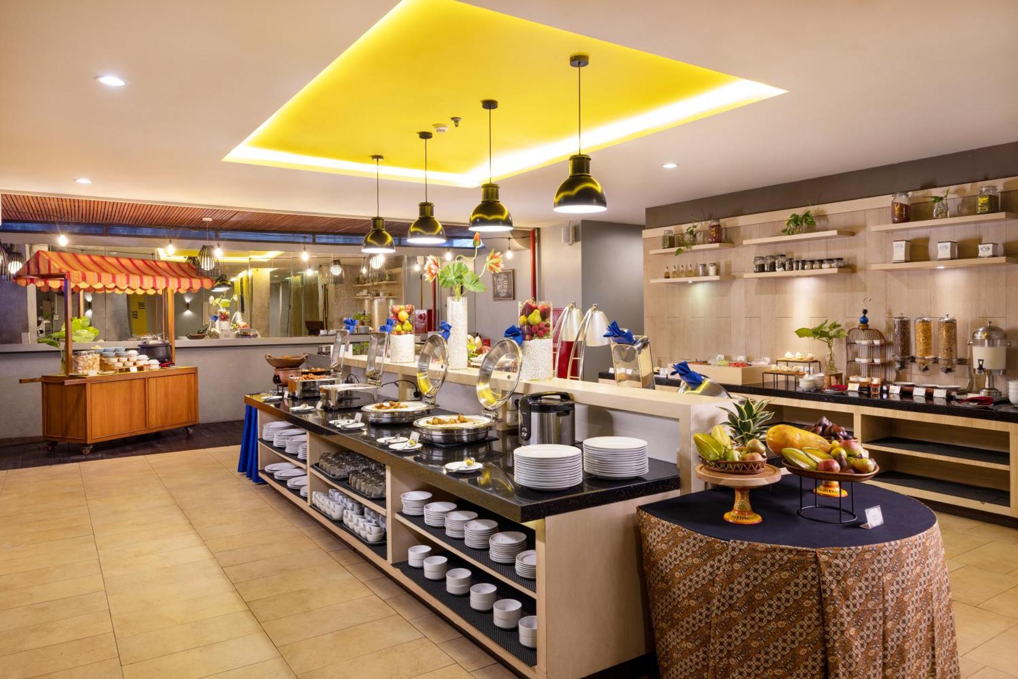 Sevn Legian Hotel Екстериор снимка