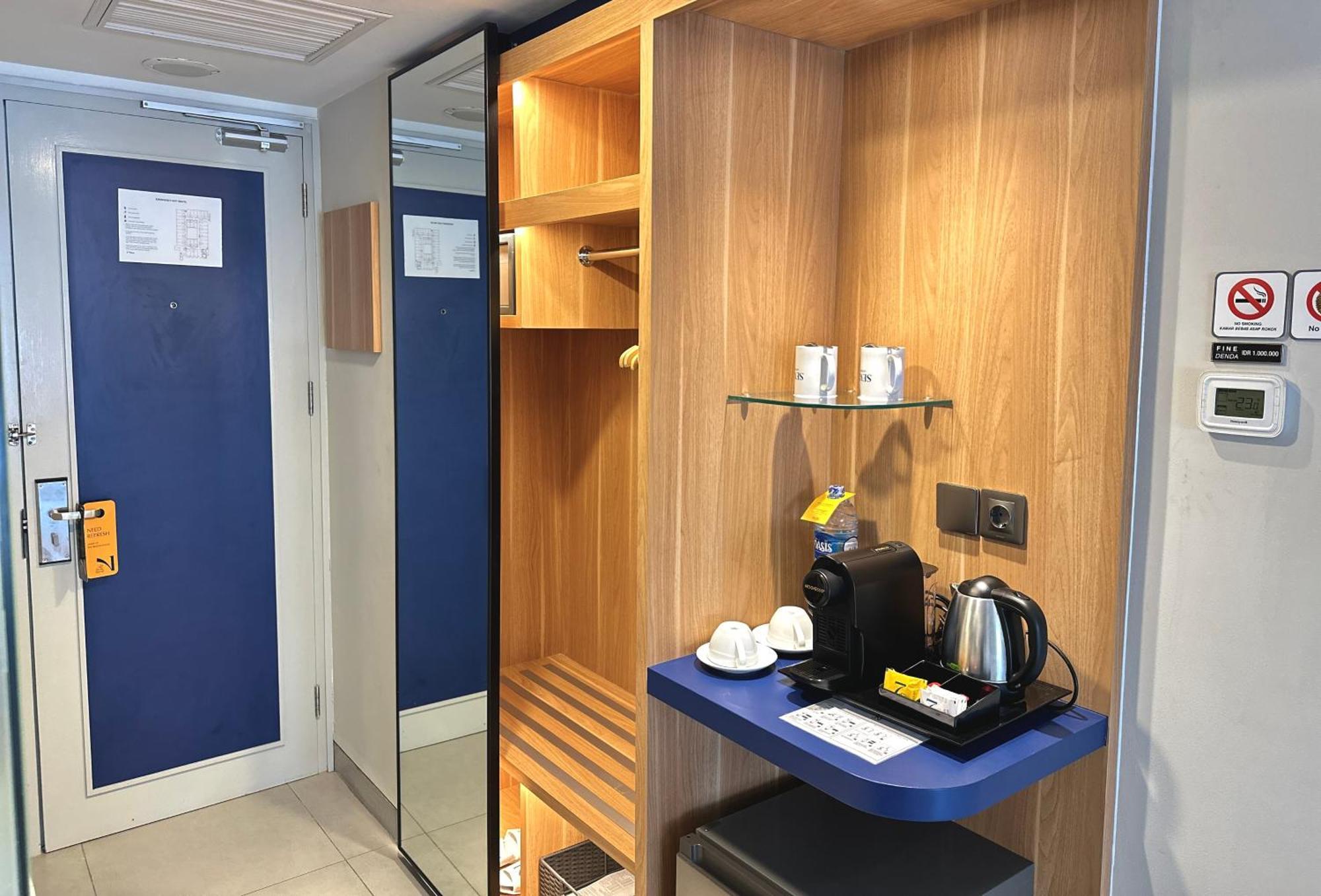 Sevn Legian Hotel Екстериор снимка