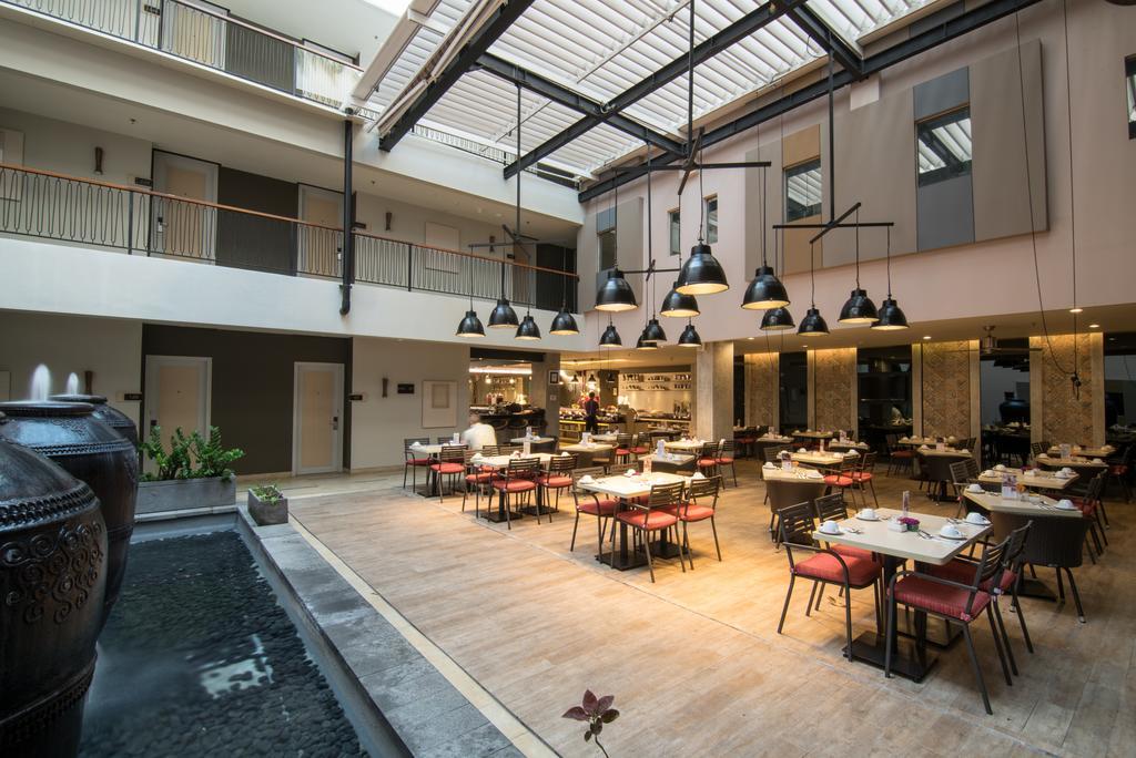 Sevn Legian Hotel Екстериор снимка